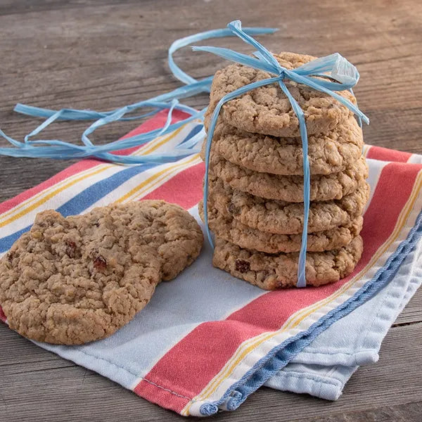 VANILLA AND BLONDIE BAKED GOODS CLASSIC GIFT BOX