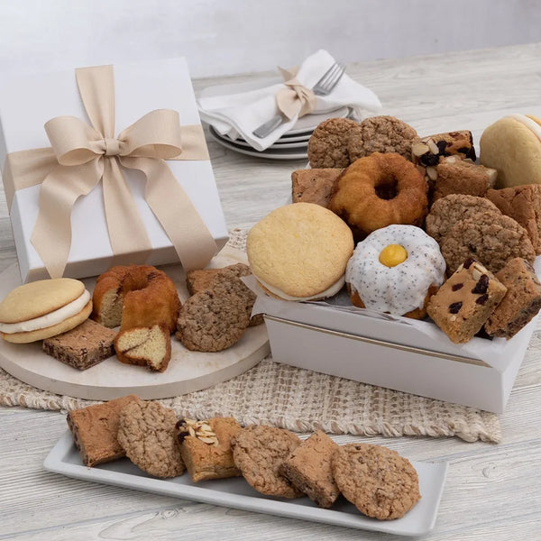 VANILLA AND BLONDIE BAKED GOODS CLASSIC GIFT BOX