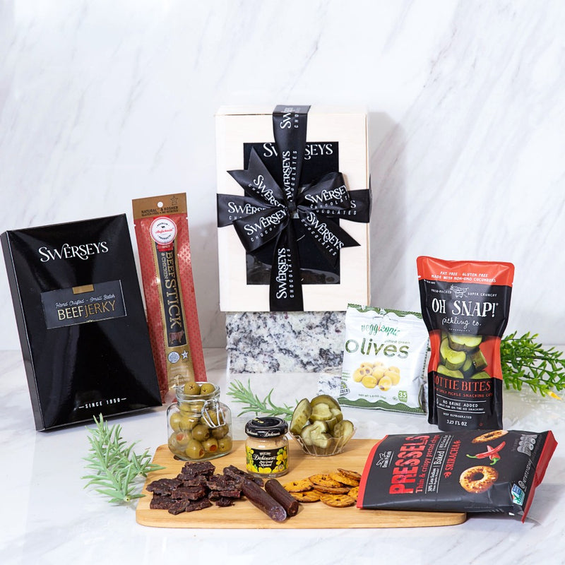 Deluxe Lover Charcuterie Gift Box