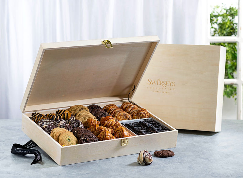 Parevev Designer Signature Large Bakery Gift Box